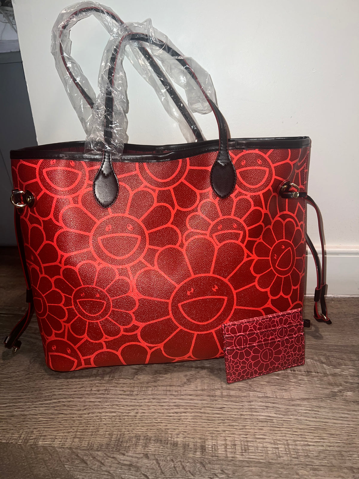 Red Baddie Tote x Card holder